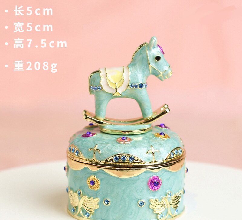 Vânzare fierbinte Metal Email Artizanat Creativ Acasă Net Red Light Lux Cute Cartoon Troian Desktop Decoration Gift