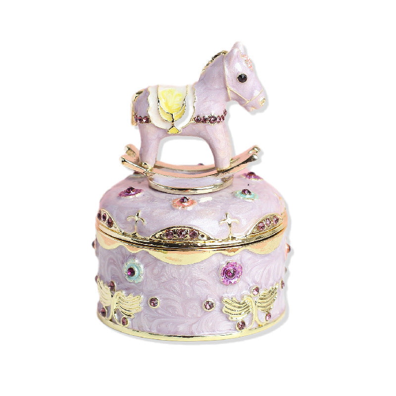 Vânzare fierbinte Metal Email Artizanat Creativ Acasă Net Red Light Lux Cute Cartoon Troian Desktop Decoration Gift